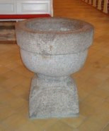 Granitdøbefonten fra middelalderen